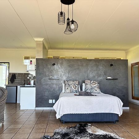 Dewdrop Farm Stay Ермело Екстериор снимка