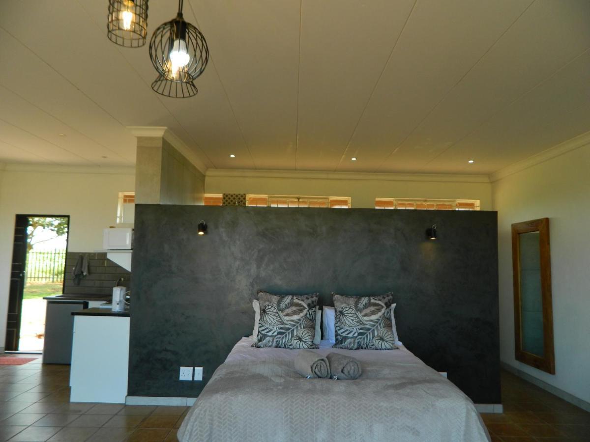 Dewdrop Farm Stay Ермело Екстериор снимка