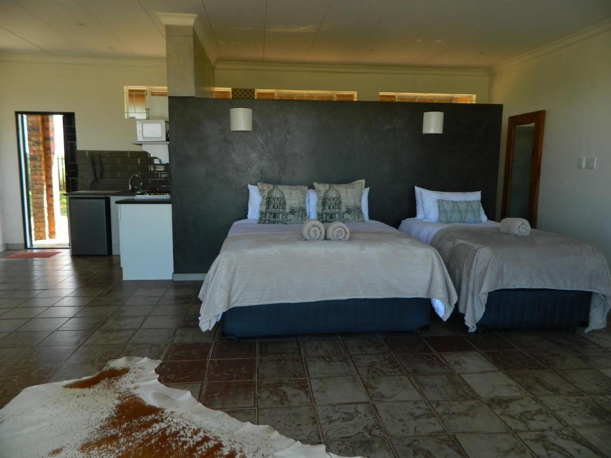 Dewdrop Farm Stay Ермело Екстериор снимка