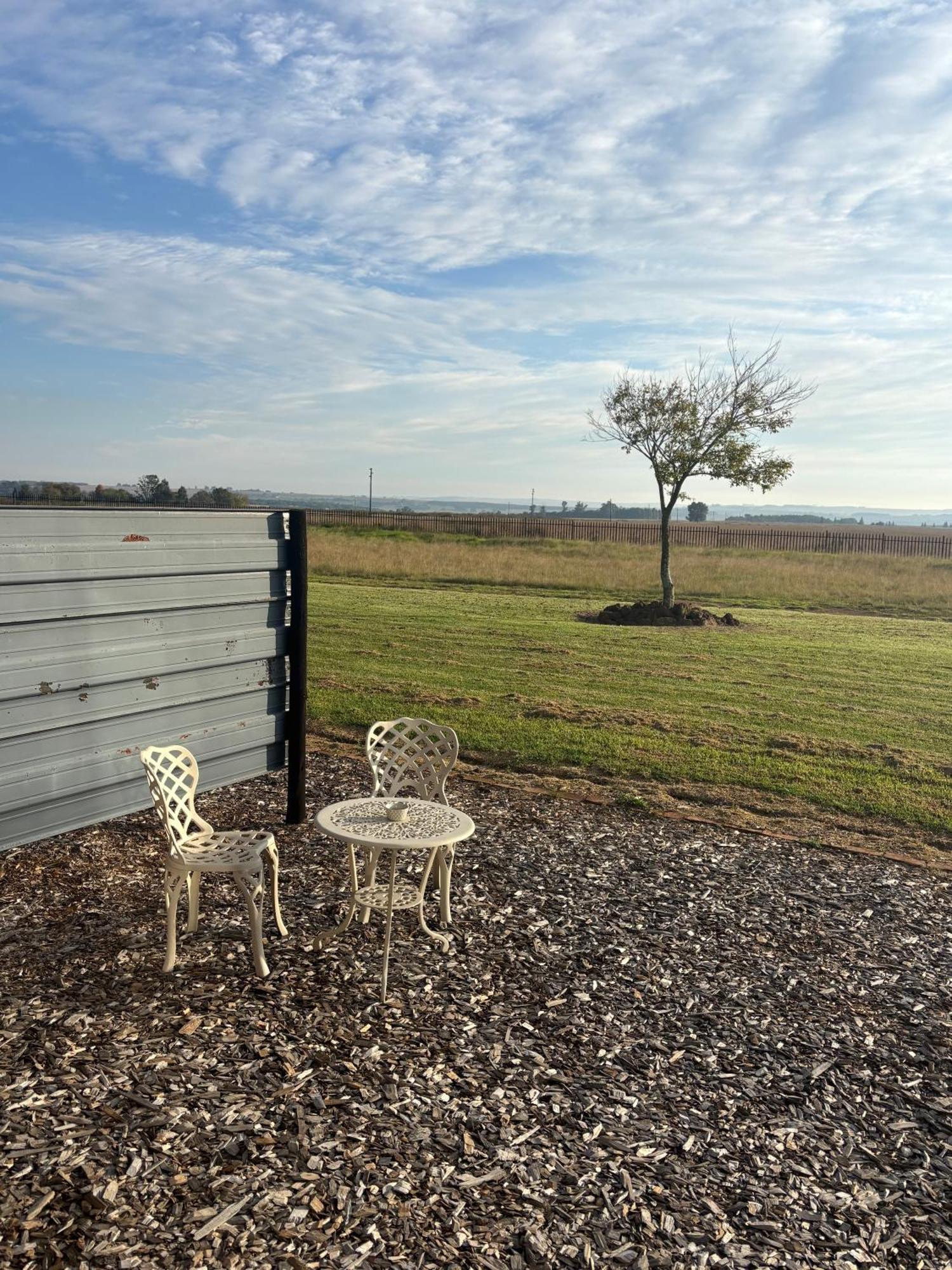 Dewdrop Farm Stay Ермело Екстериор снимка