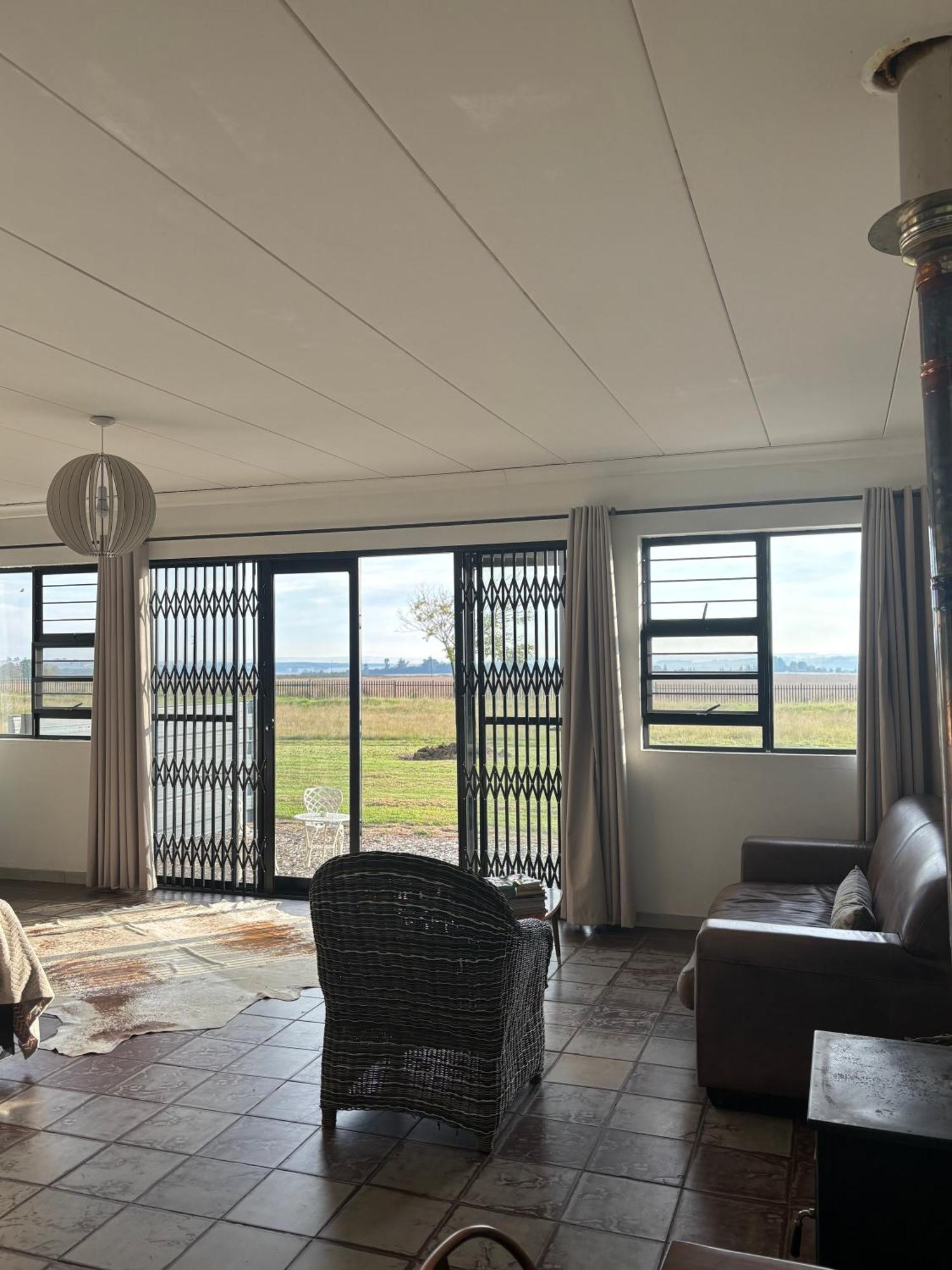 Dewdrop Farm Stay Ермело Екстериор снимка